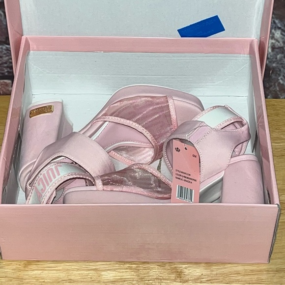 Juicy Couture Women's Platform JC-Graciela Size 6M Q-Pink Mesh/neoprene NWBT - Picture 7 of 15